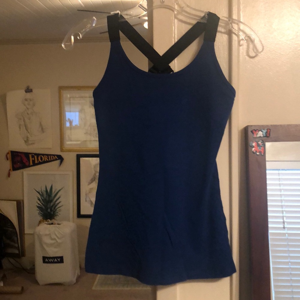 Beyond Yoga Keyhole tank